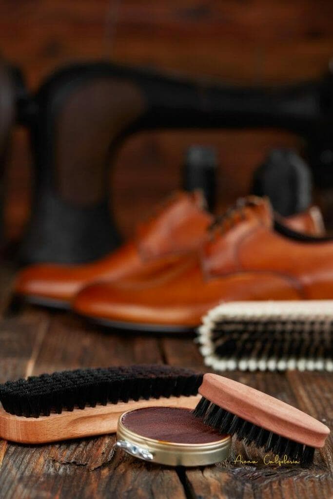 Vendita prodotti per la cura e la pulizia delle scarpe a Milano